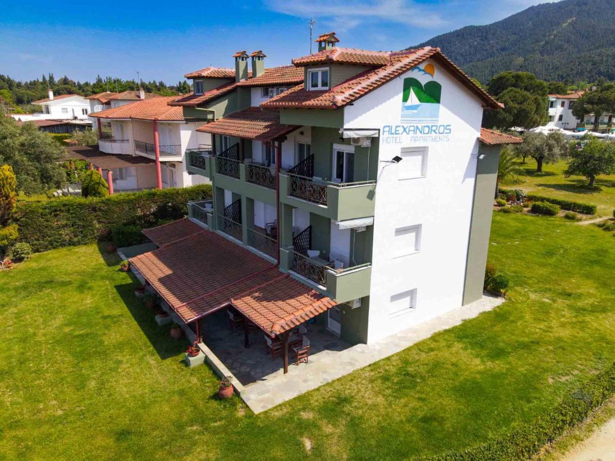 Alexandros Hotel Apartments วูร์วูรู ภายนอก รูปภาพ
