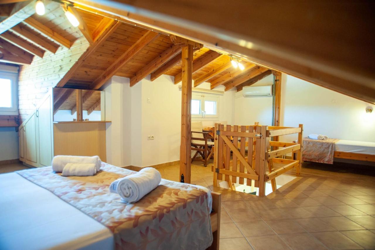 Alexandros Hotel Apartments วูร์วูรู ภายนอก รูปภาพ