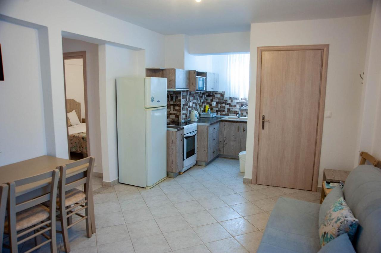Alexandros Hotel Apartments วูร์วูรู ภายนอก รูปภาพ