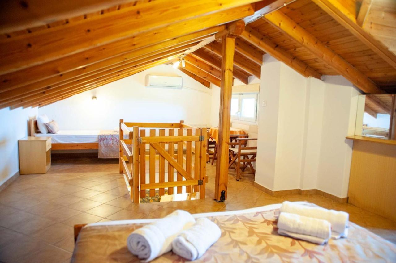 Alexandros Hotel Apartments วูร์วูรู ภายนอก รูปภาพ