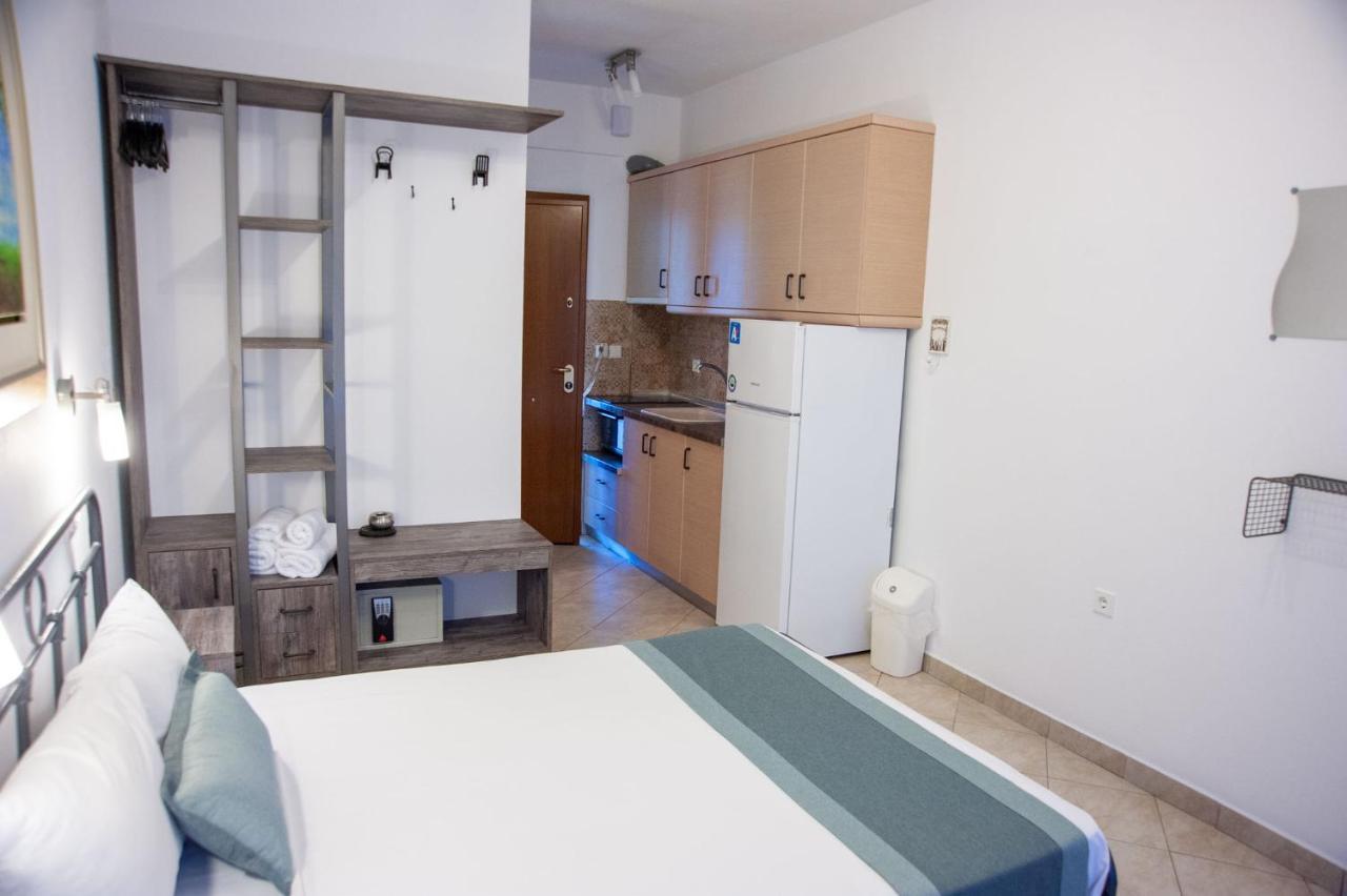 Alexandros Hotel Apartments วูร์วูรู ภายนอก รูปภาพ