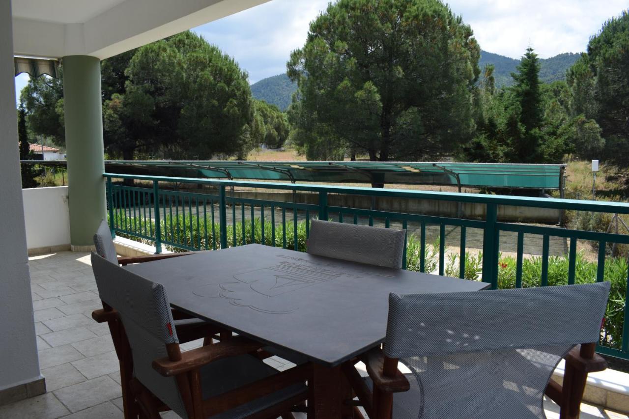 Alexandros Hotel Apartments วูร์วูรู ภายนอก รูปภาพ